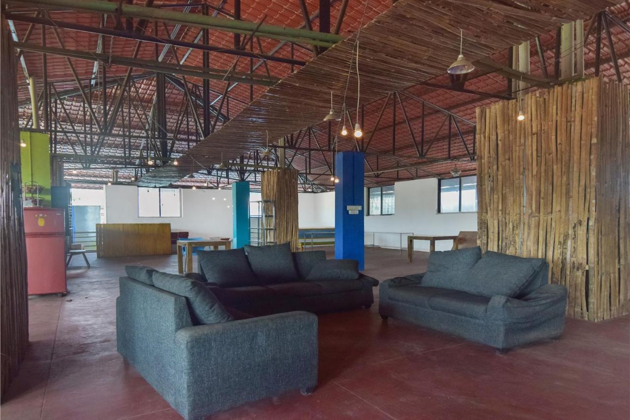 Oyo 13581 Hotel Raj Madikeri Extérieur photo