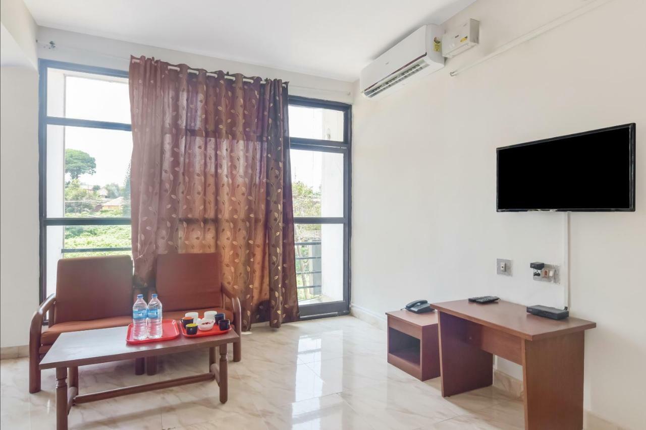 Oyo 13581 Hotel Raj Madikeri Extérieur photo