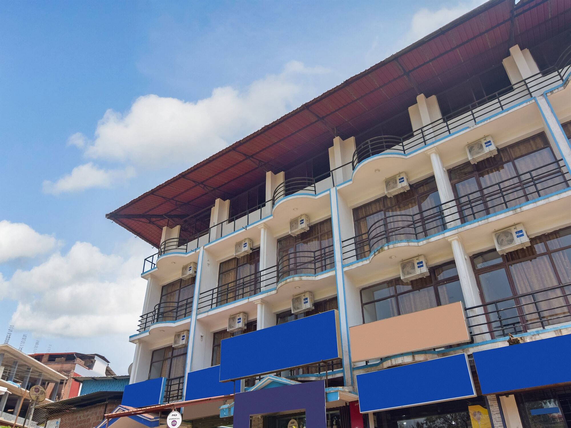 Oyo 13581 Hotel Raj Madikeri Extérieur photo
